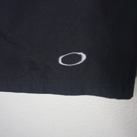 Oakley Mens Golf Shorts in Black - Size 36 - Picture 3 of 4